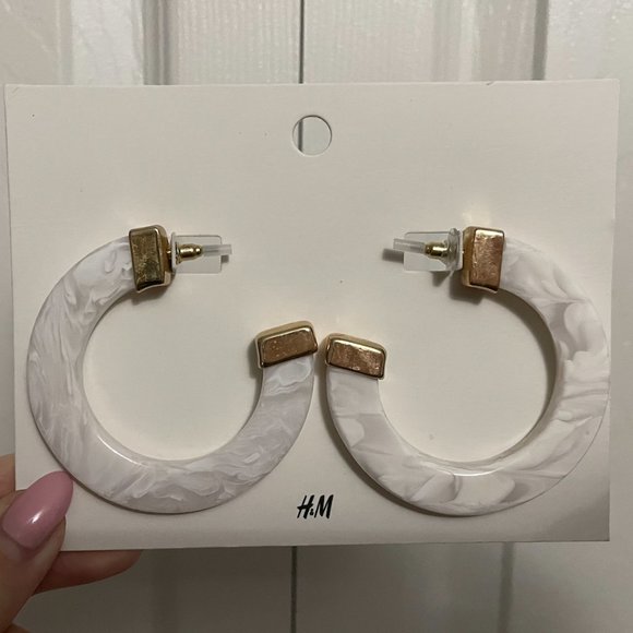 H&M Earrings - Picture 1 of 3